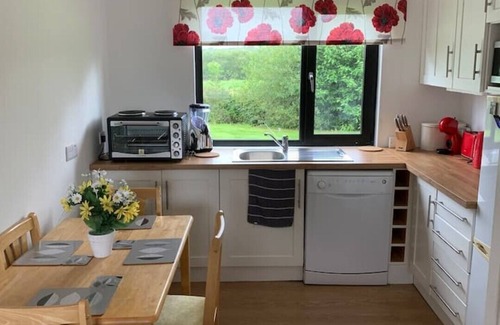 Crumlin Cabina | Cosy Country Cabin, rural but only 20 mins from Belfast