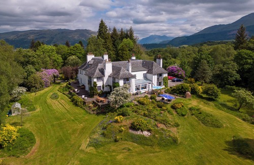 Taynuilt Apartamento | Cosy country suite located at Lonan Country House & Gardens in Scotland!