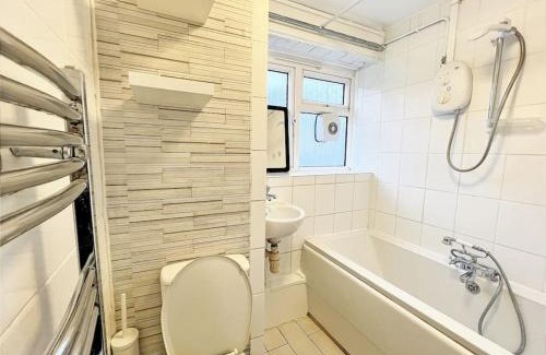 Broad Green Apartamento | Cosy Croydon Apt Sleeps 5