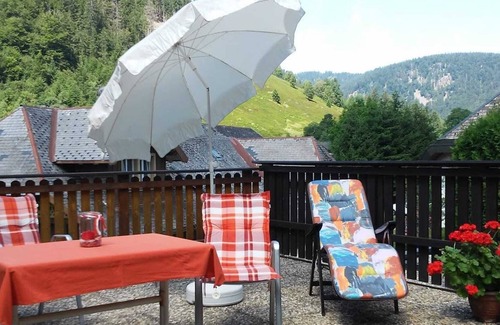 Menzenschwand-Hinterdorf Apartamento | Acogedor apartamento con balcón y terraza privada en St. Blasien, en la Selva Negra