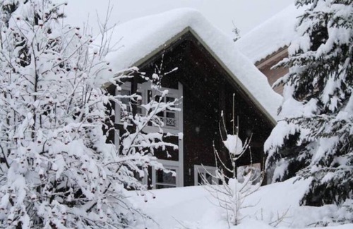 Allos Chalet De Esquí | Encantador chalet alpino individual para 6 personas con chimenea