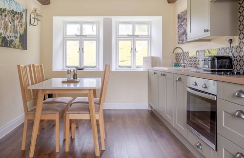 Graythwaite Cabaña | Cosy Dove Cottage with Woodfired Hot tub