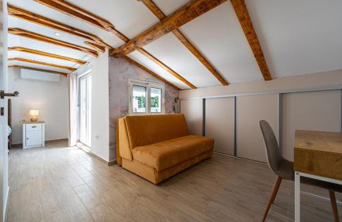 Dubovica Apartamento | Cosy Duplex near Bus Station