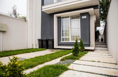 Voluntari Apartamento | cosy ELFs crib 1, Voluntari ,free parking, self check in and check out, by ELF properties