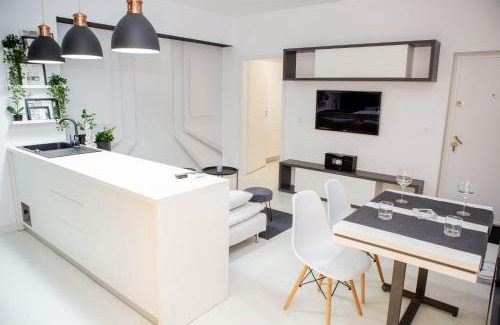 Voluntari Apartamento | cosy ELFs crib 1, Voluntari ,free parking, self check in and check out, by ELF properties