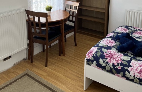 Addiscombe Casa | Cosy Entire 3-Bed House w/ Garden and fast Wi-fi