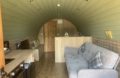 Sheerness Casa | Cosy Escape Heated Luxury pod With hot tub