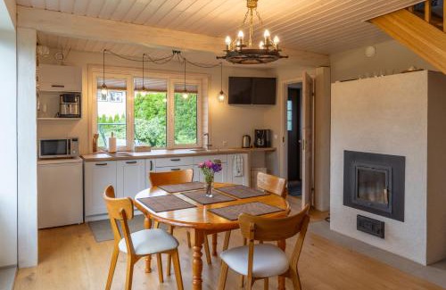 Kuressaare Casa | Cosy Family Guesthouse with Sauna and Garden