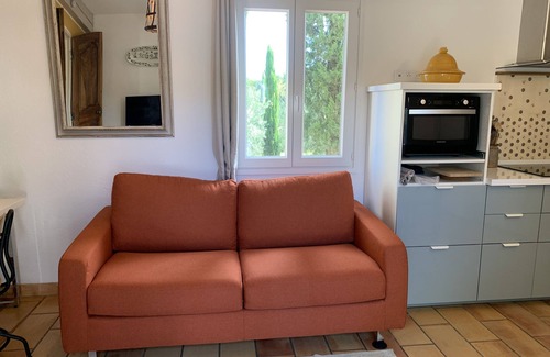 Ventabren Apartamento | T2 planta baja con jardín privado en el sur de la aldea en el campo. Tranquilo y luminoso
