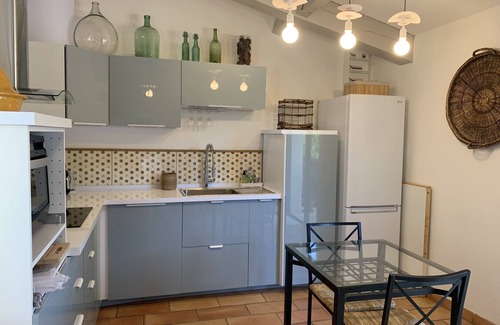 Ventabren Apartamento | T2 planta baja con jardín privado en el sur de la aldea en el campo. Tranquilo y luminoso