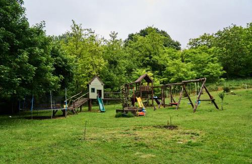 Vertesacsa Casa | Cosy Forest House