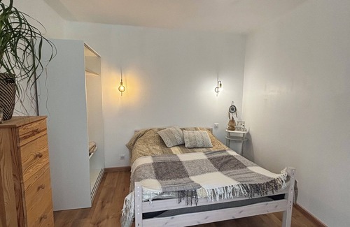 Basse-Goulaine Cama Y Desayuno | Cosy room in shared residence