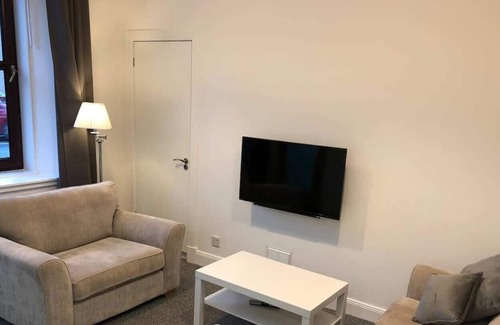 Dunfermline Apartamento | Cosy, fully equipped ground floor apartment (124)