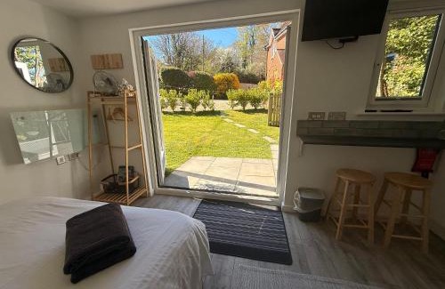 Wimborne Apartamento | Cosy garden studio in Wimborne with parking