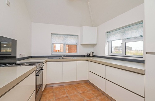 Rochford Cabaña | Cosy Georgian cottage, Sleeps 6, 3 bedrooms, RSPB Wallasea Island escapes.