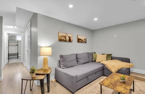 Lisgar Condominio | Cosy Guest Suite Near Shops, Transit, Hwy and GO