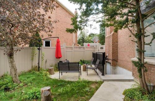 Lisgar Casa | Cosy Guest Suite Near Shops, Transit, Hwy and GO!