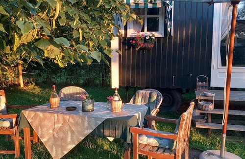 Koudekerke Cabina | Cosy gypsy wagon with private garden near the sea and beach!