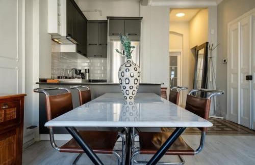 Cihangir Apartamento | Cosy Historical Apartment