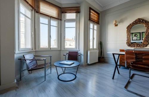 Cihangir Apartamento | Cosy Historical Apartment