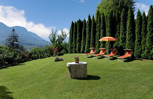 Caines Apartamento | Cosy holiday apartment "Tischlerhof - Typ A mit Balkon" with Wi-Fi, balcony and mountain view; parking available
