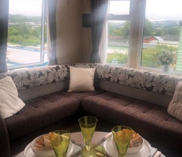 Penparcau Casa | Cosy holiday caravan minutes from the beach