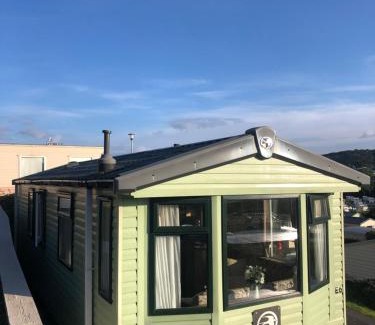 Penparcau Casa | Cosy holiday caravan minutes from the beach