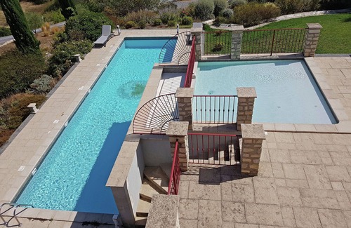 Saint-Ambroix Villa | Acogedora casa de vacaciones con vistas y piscina