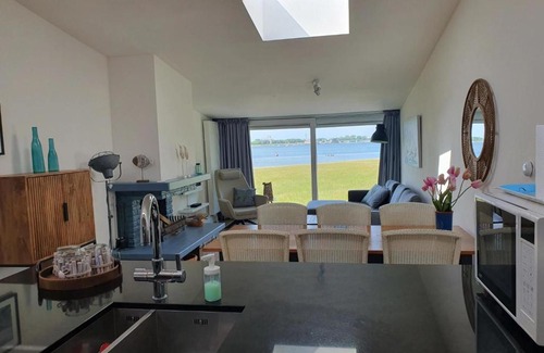 Kamperland Casa | Cosy holiday home on Lake Veere with the beach right at your doorstep