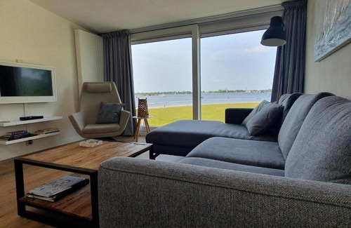 Kamperland Casa | Cosy holiday home on Lake Veere with the beach right at your doorstep