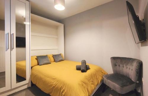 Hazel Grove Apartamento | Cosy Holiday Studio in Hazel Grove - Self Catering Apartment 1
