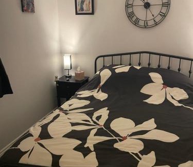 Llanishen Casa | Cosy home from home with PRIVATE BATHROOM - FREE PARKING