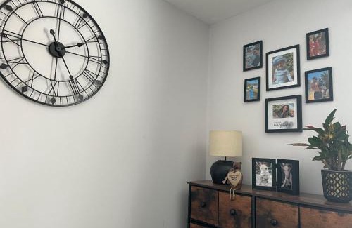Llanishen Casa | Cosy home from home with PRIVATE BATHROOM - FREE PARKING