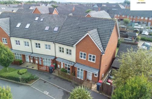 Slough Apartamento | Cosy Home, Heathrow and Windsor Castle, Sleeps 6