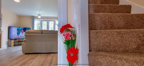 Corby Casa | Cosy Home-Sleeps 5- Private Garden- Free Parking