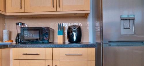 Corby Casa | Cosy Home-Sleeps 5- Private Garden- Free Parking