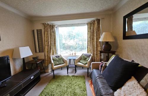 Northenden Casa | Cosy Home With Garden & Driveway, 6min To Airport