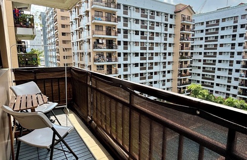 Cubao Condominio | Acogedora y tranquila casa cerca de las estaciones de tren y autobús