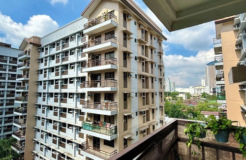 Cubao Condominio | Acogedora y tranquila casa cerca de las estaciones de tren y autobús