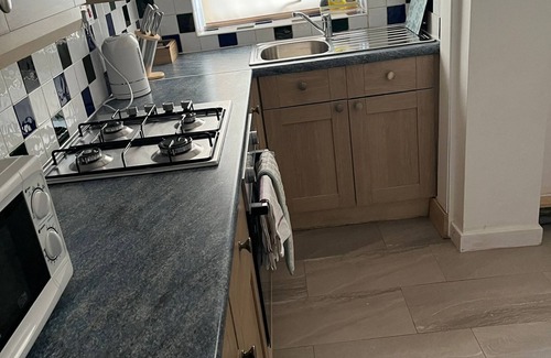 Walsall Casa | Cosy home with private parking