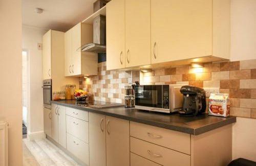 Derby Casa | Cosy home with street parking for you