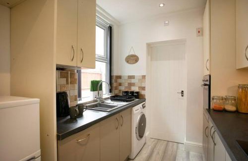 Derby Casa | Cosy home with street parking for you