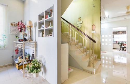 Bayan Lepas Casa | Cosy HomeStay at Penang Island -Beach and Village