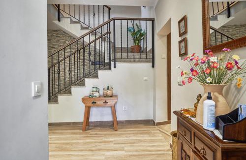 San Bartolome de Pinares Casa | Cosy House in San Bartolomé de Pinares with Mountain View