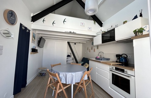 La Gueriniere Casa | Cosy house a stone's throw from the beach, newly renovated