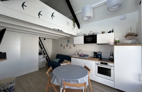 La Gueriniere Casa | Cosy house a stone's throw from the beach, newly renovated