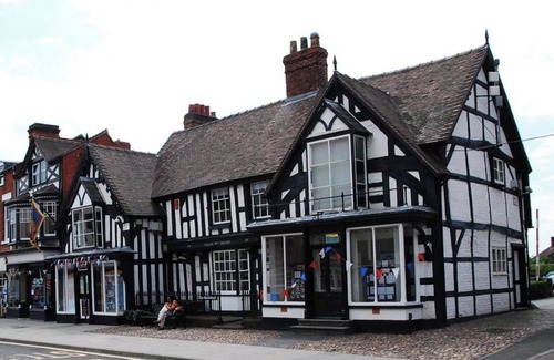 Newport Casa | Cosy House in Lovely Market Town
