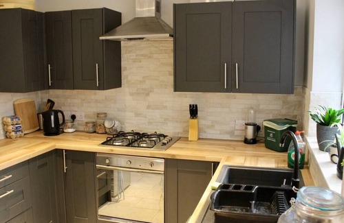 Pentre Casa | Cosy House in Welsh Hills, Sleeps 5 to 7