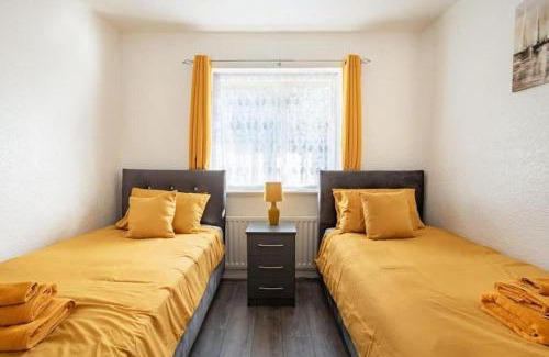 Stonnall Casa | cosy house near lea hall train station bhx nec nia