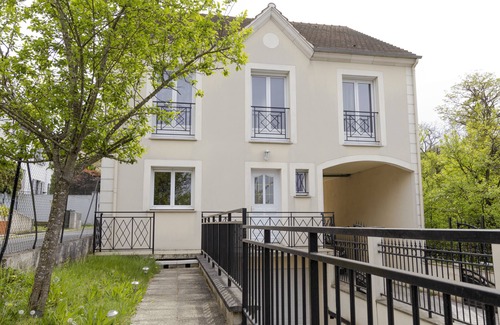 Bry-sur-Marne Villa | Cosy house with garden Paris Disney
